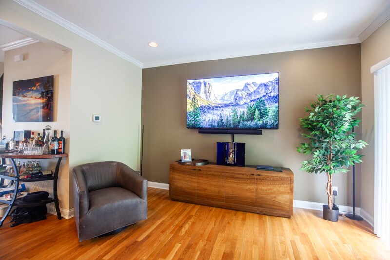 Building Photo - 3220 Linwood Ave