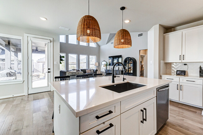 Building Photo - 31430 Vineyard Creek Dr