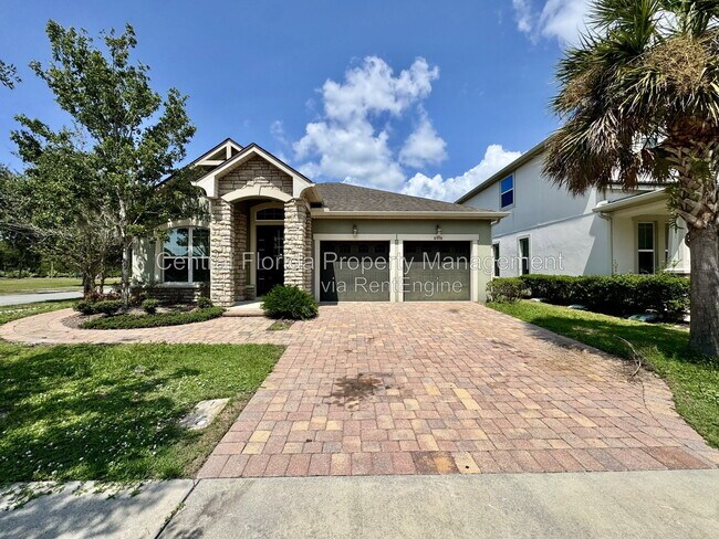 Building Photo - 8998 Fullerwood Ave