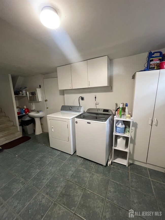 Building Photo - 92 Holly Rd