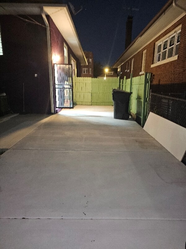 Building Photo - 7808 S Saginaw Ave