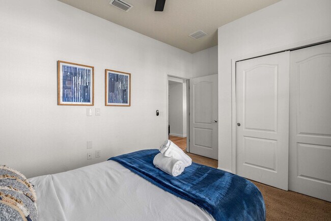 Building Photo - 1978 Majorca Dr