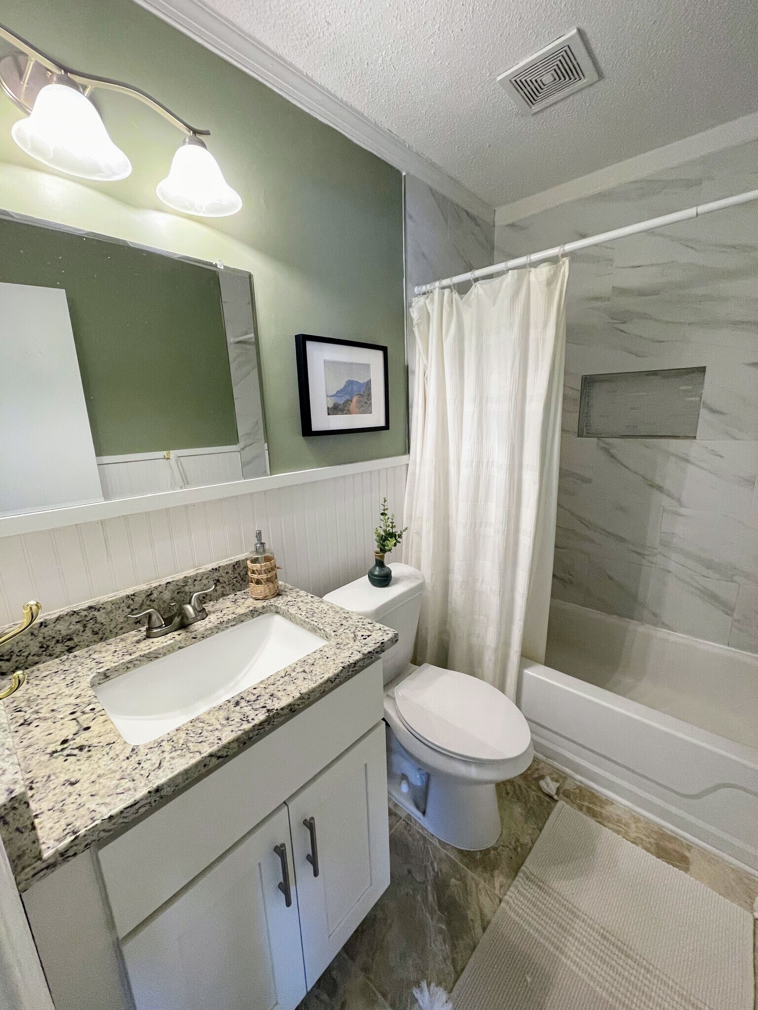 Building Photo - 1001 Belmont Dr