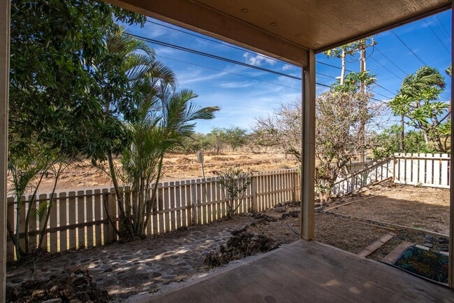 Building Photo - Remodeled 2 Bed / 1.5 Bath at Kihei Villag...