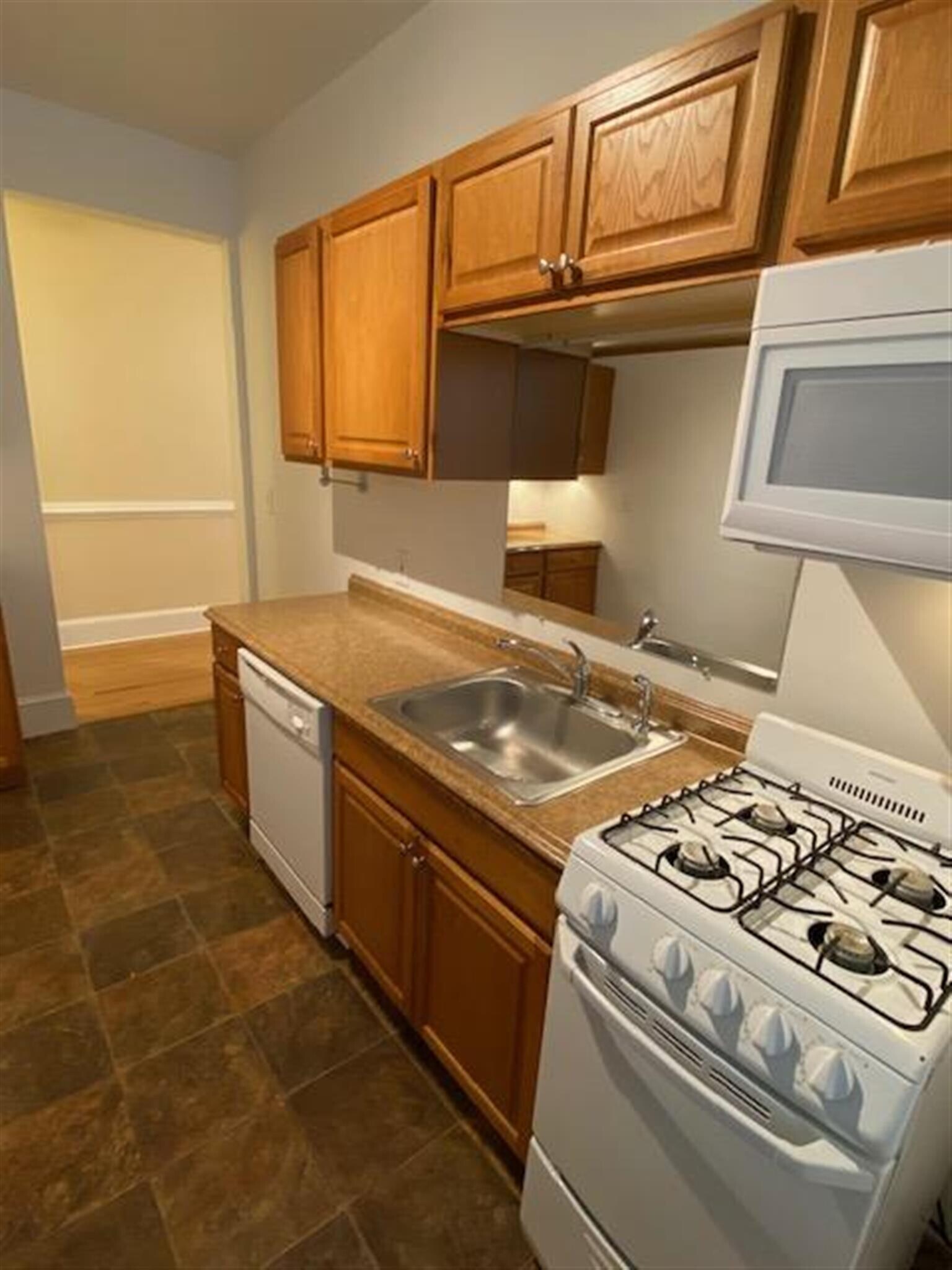 Building Photo - 878 Massachusetts Ave