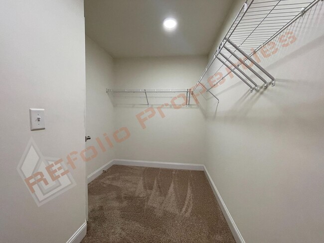 Building Photo - Great news! Get 50% off your first month’s rent when you sign by 12/31/2025! Plus Application fee...