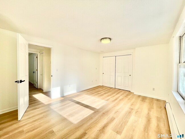 Building Photo - 112 Woodbine St