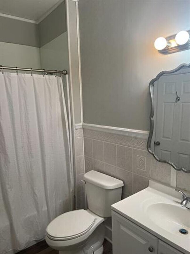 Building Photo - Cozy 2-Bedroom Duplex in Talladega