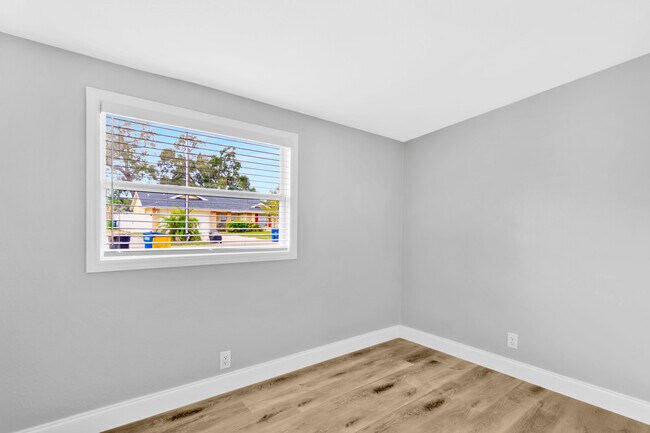 Building Photo - 1515 Sadlon Ave