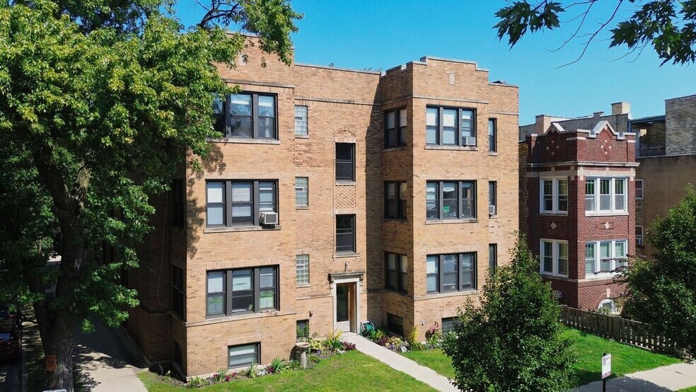 Building Photo - 1764 W North Shore Ave