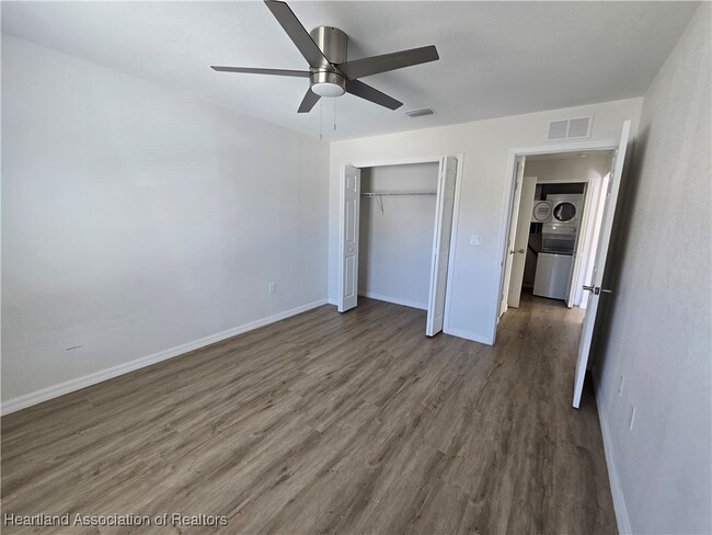 Building Photo - 6923 San Benito Dr