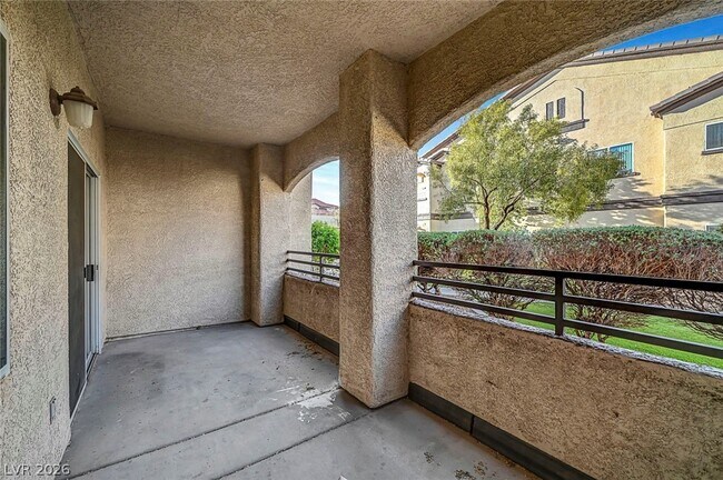 Building Photo - 2291 W Horizon Ridge Pkwy