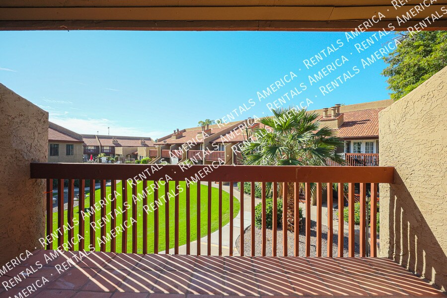 Building Photo - 14203 N 19th Ave