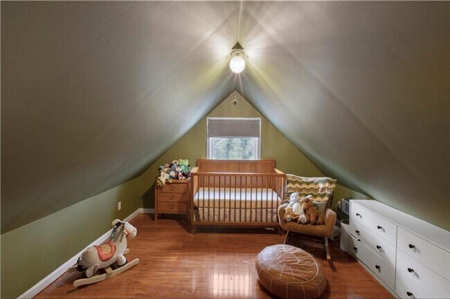 Building Photo - Cozy 4 Bed, 3 Bath Home Near Downtown Opelika!