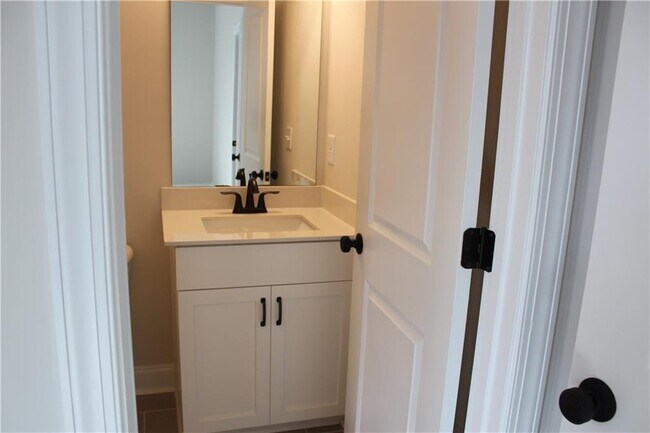 Building Photo - 4647 Molder Dr