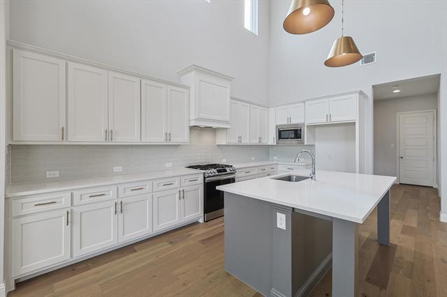 Building Photo - 116 W Furlong
