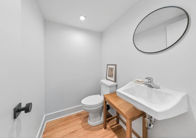 Building Photo - 24 Lilla Ln