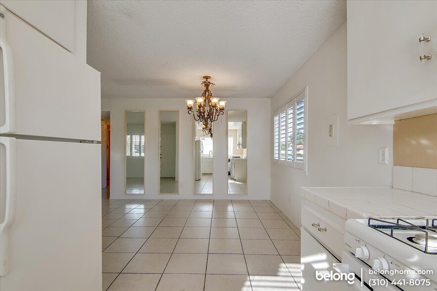 Building Photo - 16755 Parthenia St