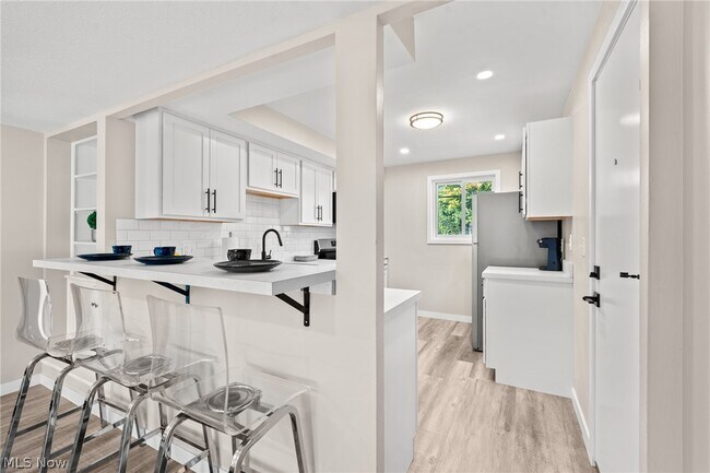 Building Photo - 21045 Southbend Cir