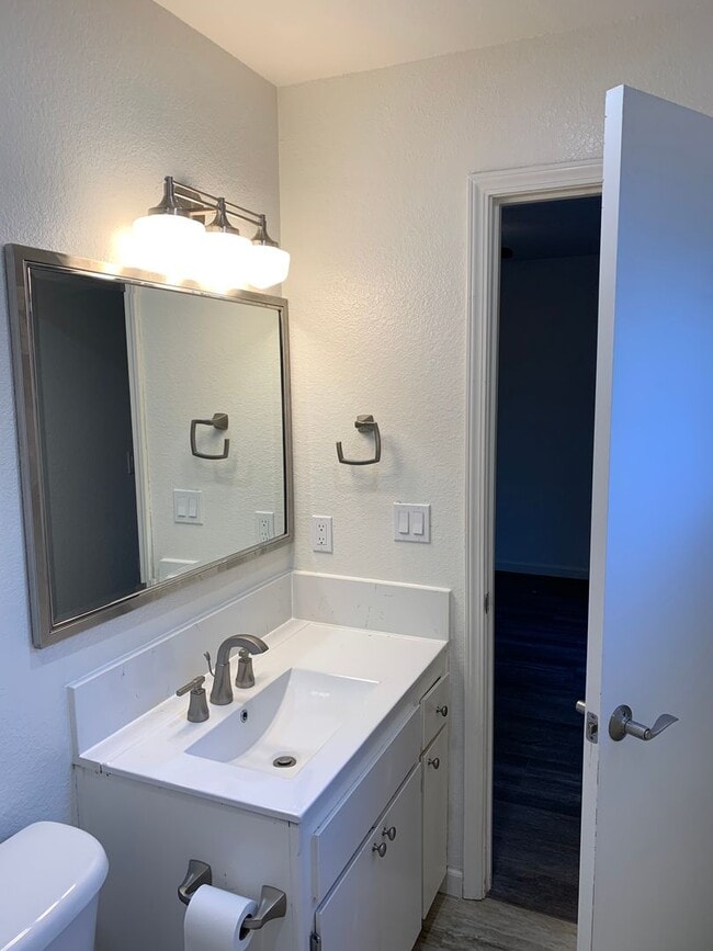 Building Photo - updated condo in central location