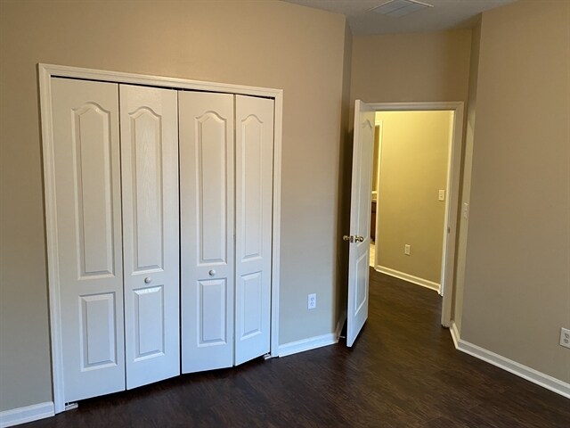 Building Photo - 2879 Pebblewood Ln