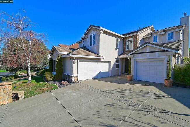 Building Photo - 829 Deer Spring Cir