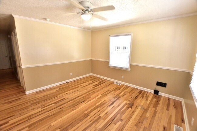 Building Photo - 1581 Charter Dr