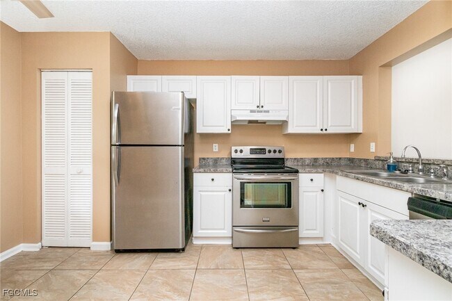 Building Photo - 5737 Whitaker Rd