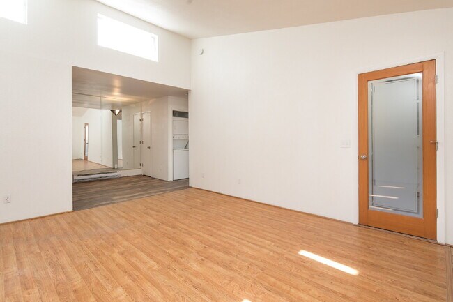 Building Photo - "Charming 2-Bed, 2-Bath Haven on Tripp Drive – Cozy Living in Reno!"