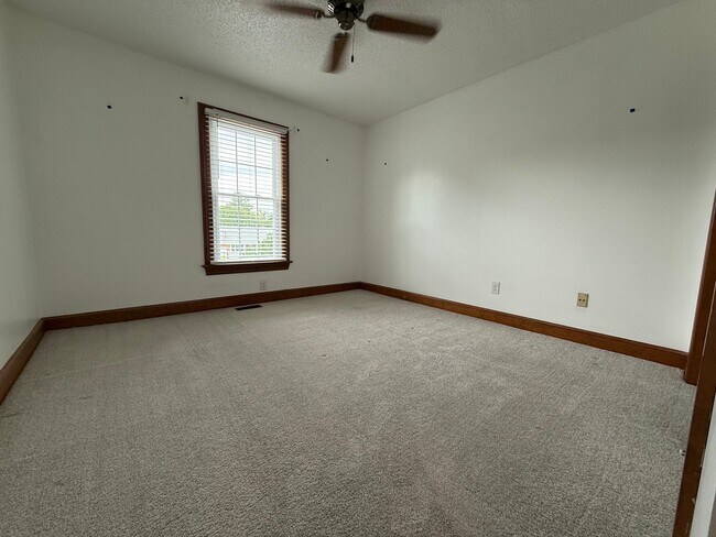 Building Photo - 722 Lord Dunmore Dr