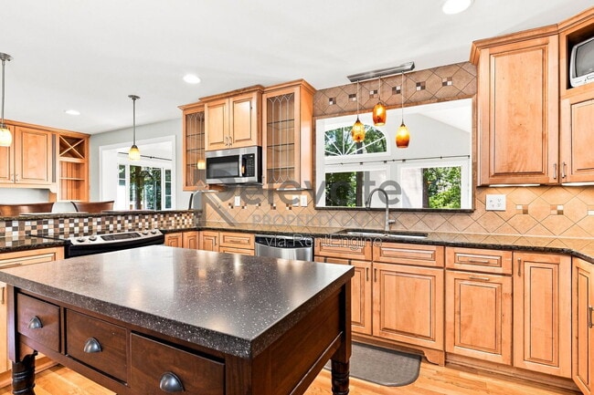 Building Photo - 2321 Pleasant Run Dr