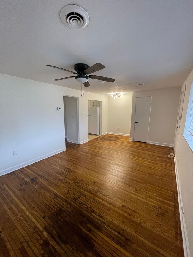 Building Photo - N Ellis