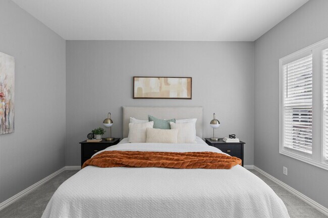 Building Photo - $3,350.00 - 2 Bedroom, 2.5 Bathroom Condo ...
