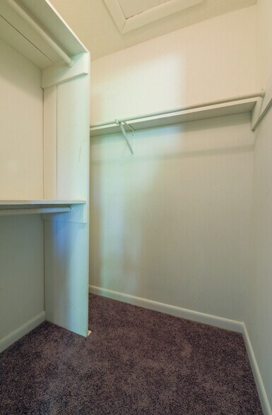 Building Photo - 7117 Tollhouse Dr