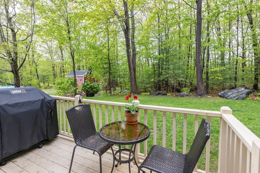 Building Photo - 90 Farragut St