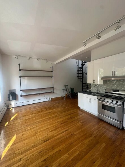 Building Photo - 477 St Marks Pl