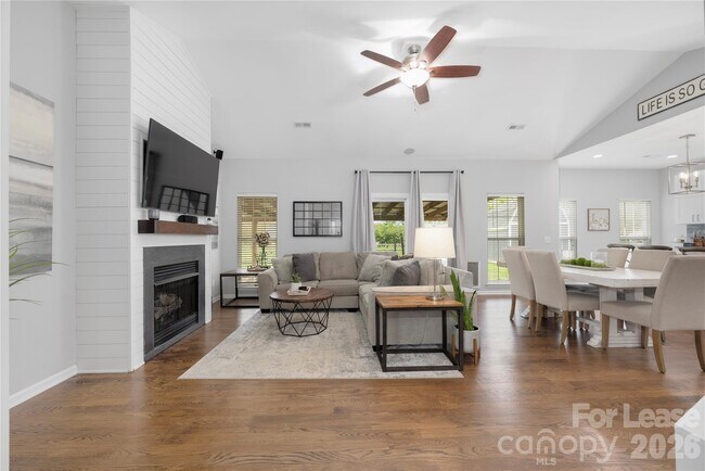 Building Photo - 150 State Park Rd