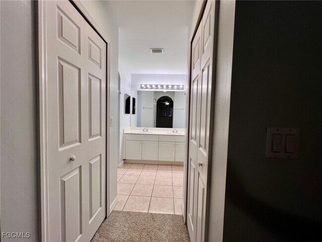 Building Photo - 1429 SW 29th St