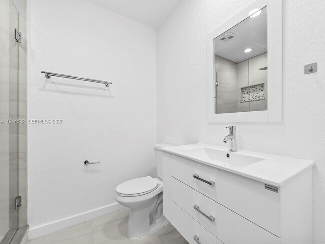 Building Photo - 19850 Franjo Rd