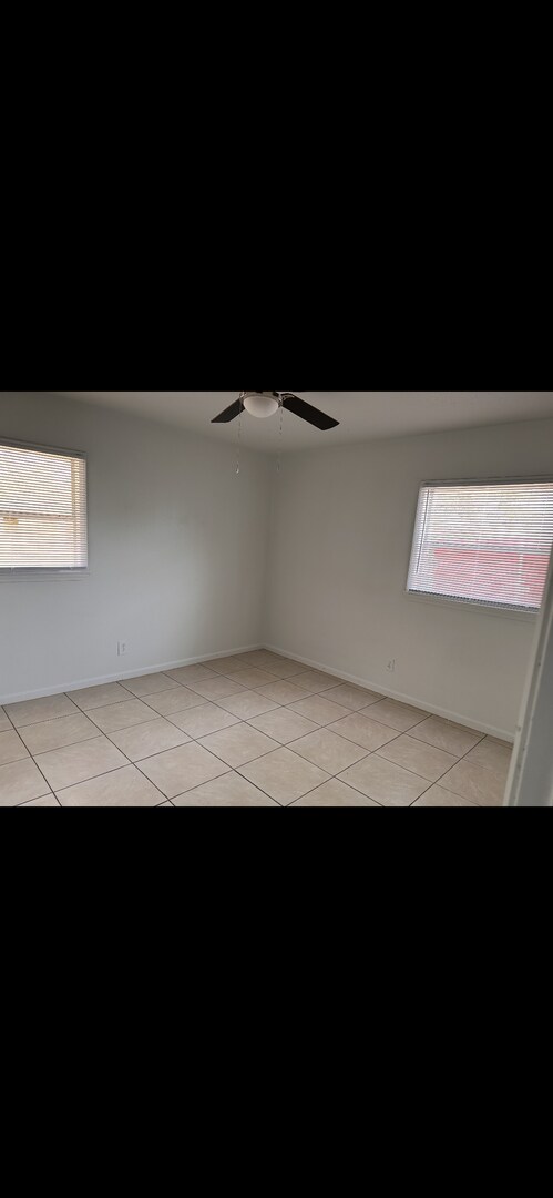 Building Photo - 3-Bedroom/ 1.5-Bath - Delightful Home in Fort Walton Beach - Great Location "A Must-See Home"