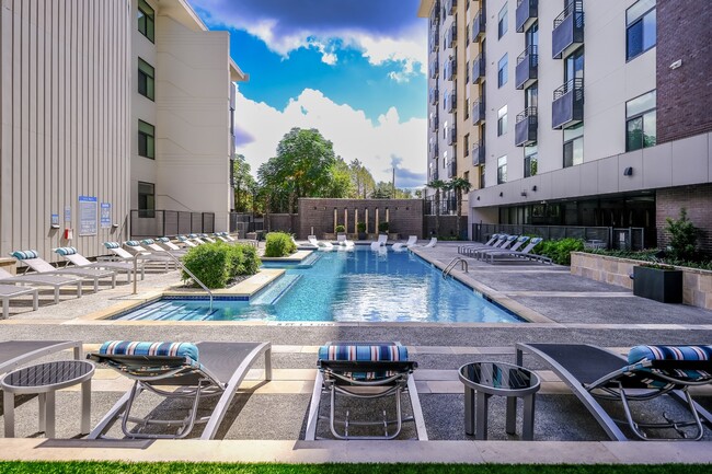 Building Photo - Berkshire Riverview
