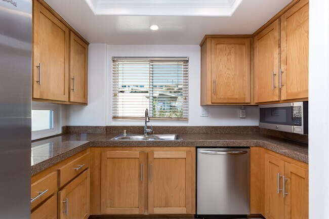 Building Photo - Mission Hills Condo with Stunning Views