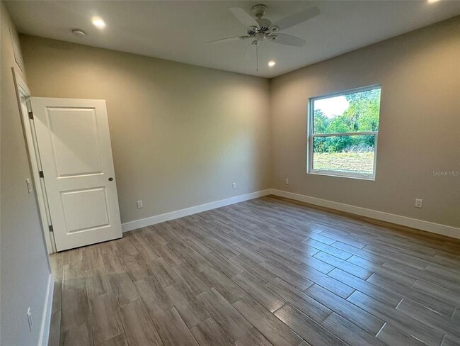 Building Photo - 281 Sunflower St