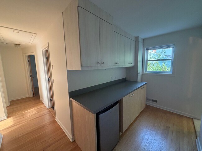 Building Photo - Beautiful Single Family Home In Lovely Neighborhood