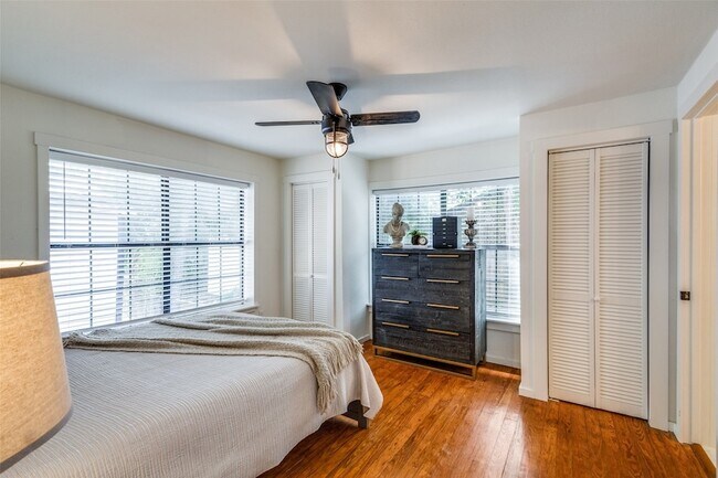 Building Photo - 5415 Dartmouth Ave