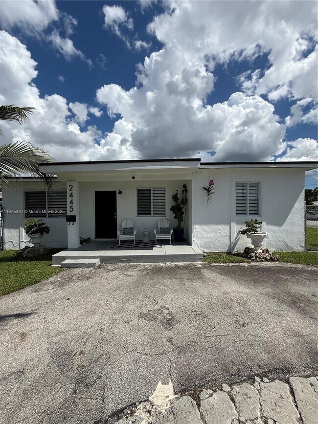 Primary Photo - 2445 SW 90th Ave