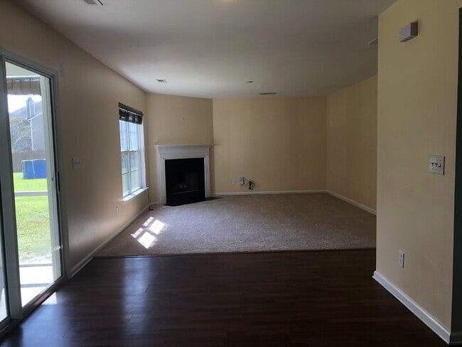 Building Photo - 5105 Torrey Ln