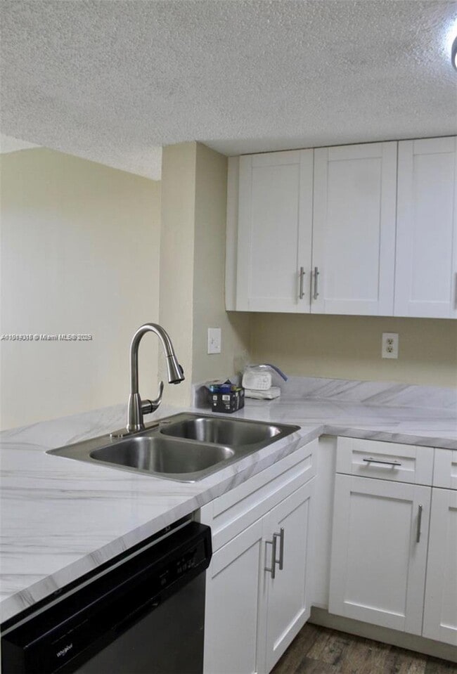 Building Photo - 20824 San Simeon Way