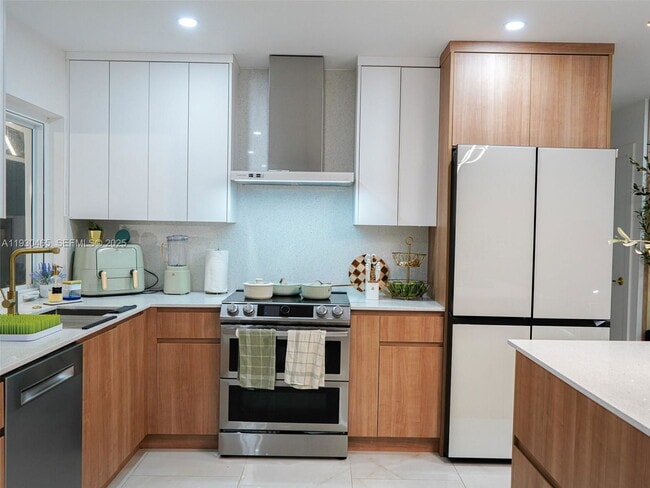 Building Photo - 7951 NW 37th Dr