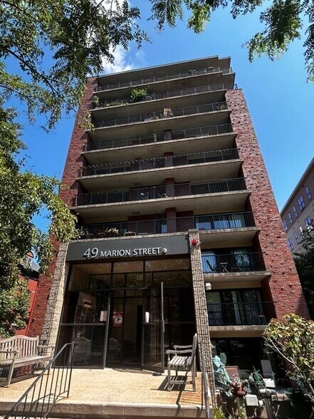 Building Photo - 41 Marion St